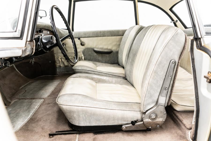 Интерьер Auto Union 1000 SP Coupe 1960 года  (фото 29 из 84)